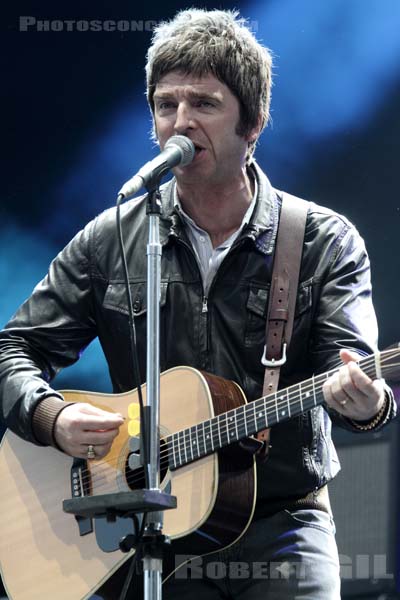 NOEL GALLAGHER'S HIGH FLYING BIRDS - 2012-08-25 - SAINT CLOUD - Domaine National - Grande Scene - 